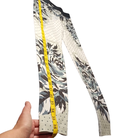 Nike Pro Dri-Fit Floral with Polka Dots Leggings - Picture 6 of 9